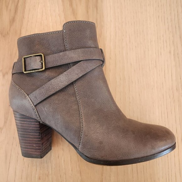COLE HAAN GRAND OS BROWN BELTED ANKLE BOOTS - SIZE 7B - EUC - Picture 7 of 12